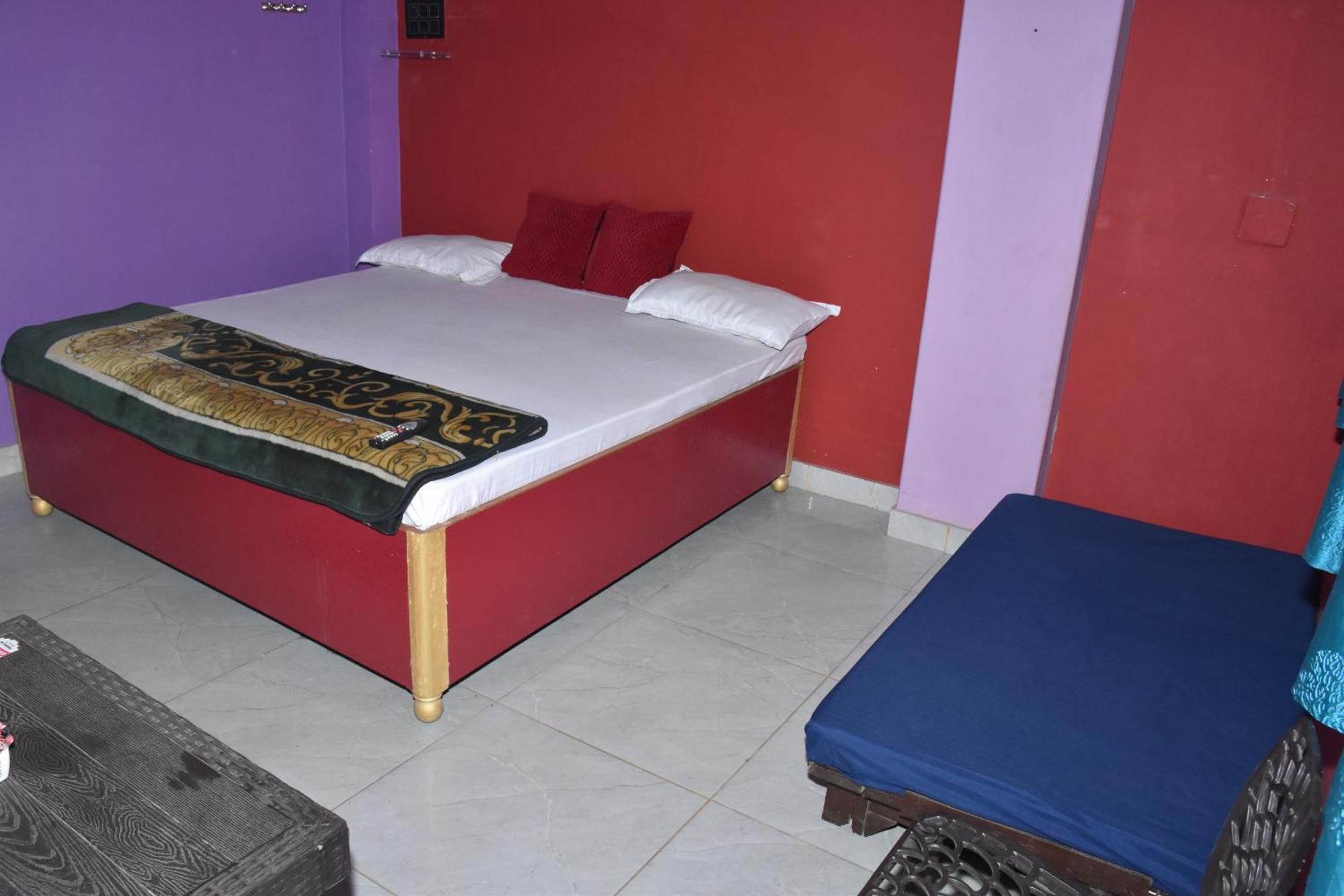 Veda'S Grand P.G Hotel พาราณสี ภายนอก รูปภาพ
