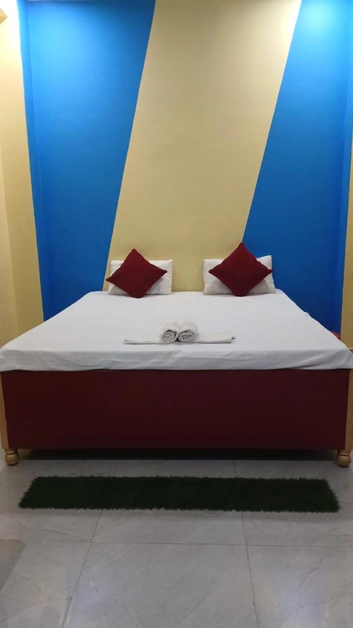 Veda'S Grand P.G Hotel พาราณสี ภายนอก รูปภาพ